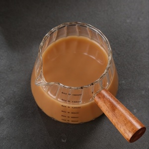 Verre doseur à double <span class=keywords><strong>bec</strong></span> <span class=keywords><strong>verseur</strong></span> de 180 ml avec poignée en bois, verre à espresso côtelé vertical, verre borosilicate résistant à la chaleur - Product Image 3