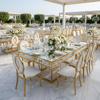 Ensemble table et chaises rectangulaires en fer blanc et verre trempé, style moderne et rêveur, durable pour hôtels, mariages et événements en plein air