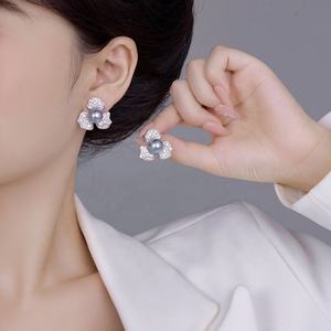 Boucles d'oreilles en argent S925 avec aiguille en cuivre perlé, élégantes, au tempérament raffiné, sensation haut de gamme, tendance nouvelle, motif géométrique vintage, incrustées de zircon - Product Image 2