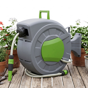 Enrouleur de jardin rétractable VERTAK 10M/35M mural avec système de rappel lent et support pivotant à 180° - Product Image 1