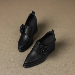 Zapatos de Tacón Alto Unisex de Otoño e Invierno Hechos en China, Parte Superior de Cuero Vacuno, Zapatos de Diseño Cómodos y de Alta Gama - Product Image 1