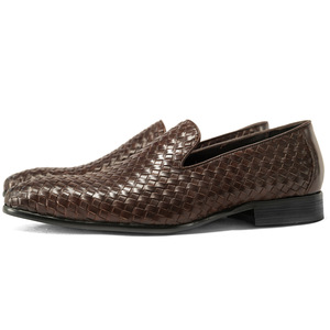 Zapatos de cuero tejidos a la moda, zapatos casuales, zapatos de cuero genuino, diseñados por un profesional, hechos a mano. - Product Image 5