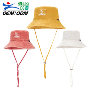 Sombrero de cubo para acampar con cuerda a prueba de viento de tela vaquera lavada, logotipo bordado personalizado, sombrero de pescador para escalada para mujeres y hombres - Product Image 1