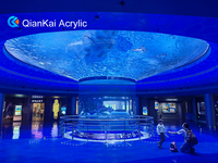 Grand aquarium carré en acrylique conçu sur mesure style moderne et luxueux