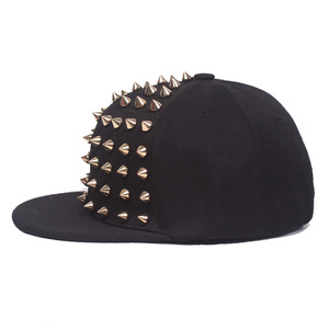 Nuevo diseño personalizado de ala plana Hiphop Snap Back Cap 3D bordado remache Snapback Hat con Spike - Product Image 3