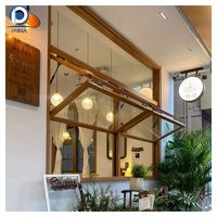 Fenêtre moderne en bois MDF avec panneaux de verre-Idéal pour la transmission de la lumière dans le salon