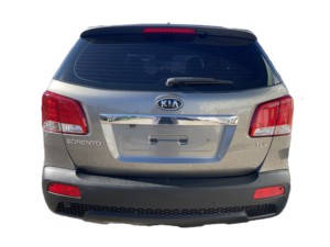 รถ Kia Sorento ปี 2010 มือสองจากเกาหลี พวงมาลัยซ้าย เครื่องยนต์ดีเซล SUV ขับเคลื่อนสี่ล้อ เกียร์อัตโนมัติ 7 ที่นั่ง หลังคาซันรูฟแบบพาโนรามา สภาพดี เหมาะสำหรับธุรกิจส่งออก - Product Image 2