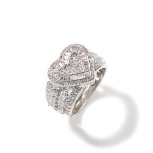 Anillo Geométrico de Acero Inoxidable con Baño de Oro de 18K, Diseño Rectangular Liso, Resistente al Agua, con Bisel PVD - Product Image 3