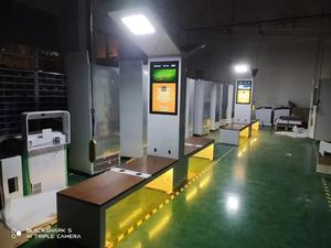 Banc étanche en acier à énergie solaire avec chargement USB Wifi pour l'utilisation <span class=keywords><strong>de</strong></span> la publicité extérieure dans les parcs <span class=keywords><strong>de</strong></span> <span class=keywords><strong>jardin</strong></span> ou les supermarchés - Product Image 6