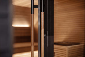 كابينة ساونا خشبية سوداء فاخرة مع زجاج شفاف للاسترخاء في الهواء الطلق - Product Image 4