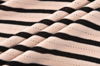 Pull en maille rayé à col rond avec bordure contrastante et détails ajourés pour femme, idéal pour le bureau
