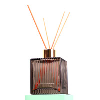 Flacon diffuseur d'huiles essentielles en verre carré de luxe, en promotion, avec bâtonnets parfumés, couleur personnalisable