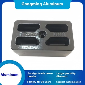 Shaanxi <span class=keywords><strong>Automobile</strong></span> X6000 Pièces de carrosserie <span class=keywords><strong>DZ</strong></span> 16251230051 DZ9X 259690 Support de montage de garde-boue arrière Plaque d'acier Bloc de protection en aluminium - Product Image 2