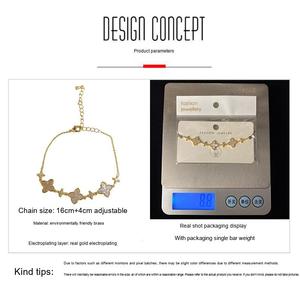 Pulsera de Eslabones de Latón Chapado en Oro con Trébol de Cuatro Hojas de Nácar, Diseño Único y Sencillo, Joyería al por Mayor - Product Image 3