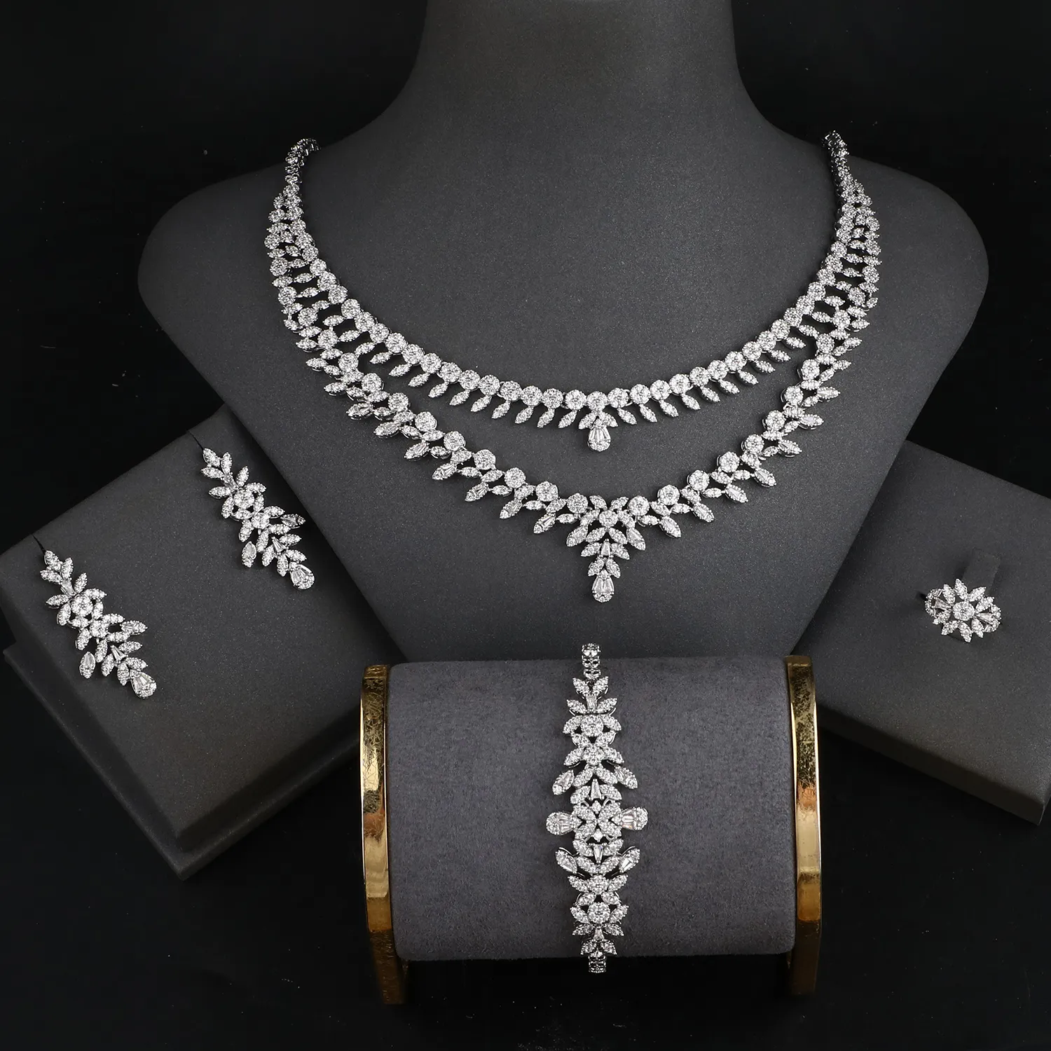 4-piece Luxury Hot Sale Platinum Plated Non Tarnish Indian Jewelry Sets Women Zircon Necklace Set Wedding Bridal Jewelry Set