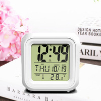 Sveglia LED per Bambini Economica all'Ingrosso con Luce Notturna a 7 Colori Orologio Elettronico da Scrivania