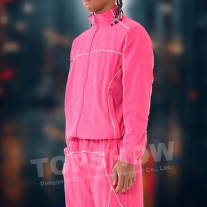 ชุดวอร์มวิ่งสองชิ้นผ้าไนลอนคุณภาพสูงพิมพ์โลโก้ตามสั่ง ซิปสะท้อนแสง สไตล์สตรีทแวร์วินเทจสำหรับผู้ชาย - Product Image 3