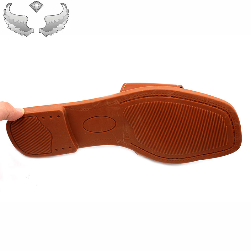 flat sandals for women 2025