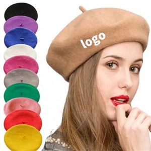 หมวกเบเร่ต์ขนสัตว์ปักโลโก้ตามสั่งสำหรับผู้หญิง สีพื้น สไตล์ฝรั่งเศส - Product Image 1