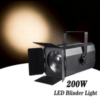 Feiyueyue 200W COB RGBW Zoom LED Blinder Light Moving Head Lights avec effets stroboscopiques linéaires pour l'éclairage de scène