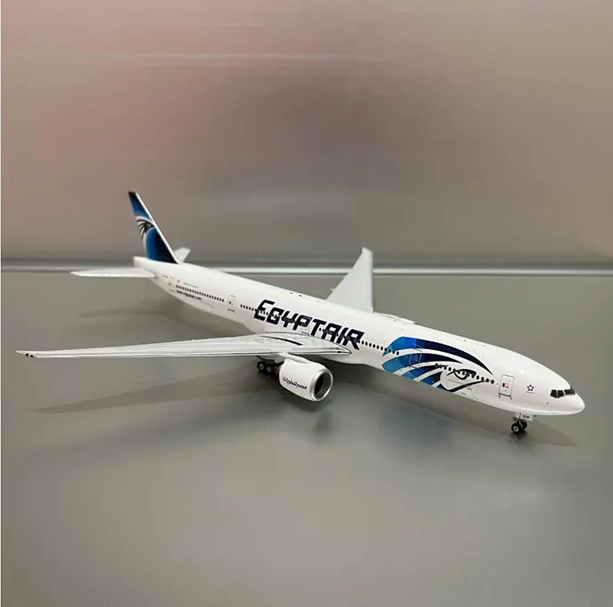 Oferta DDU Envío Boeing B777 Modelo de avión EgyptAir con soporte de exhibición Modelo de colección de 16cm y 20cm