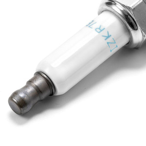 หัวเทียนเลเซอร์อิริเดียม NGK IZKR7B 7563 แพ็ค 4 ชิ้น อะไหล่จุดระเบิดประสิทธิภาพสูงสำหรับการบำรุงรักษาเครื่องยนต์ยานยนต์ - Product Image 6