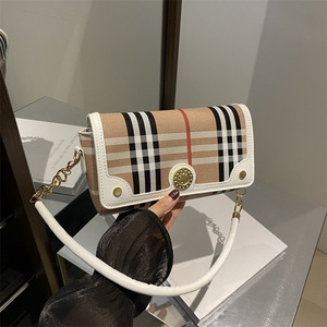 <span class=keywords><strong>Sac</strong></span> bandoulière femme été 2026 en PU <span class=keywords><strong>avec</strong></span> chaînes, <span class=keywords><strong>petit</strong></span> format carré, motif à carreaux, fermeture magnétique - Product Image 2