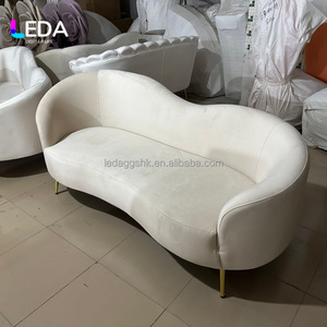 Canapé de mariage en velours blanc LEDA, directement de l'usine, pour la décoration de scène et les événements nuptiaux (pour les mariés) - Product Image 4