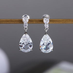 Eleganti Orecchini a Goccia per Donne, Orecchini a Perno Scintillanti, Gioielli per Orecchie alla Moda per Uso Quotidiano e Feste - Product Image 1