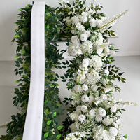 Guirlande suspendue de roses artificielles blanches réalistes en soie avec base en mousse perlée pour décoration de mariage, de remise de diplôme et de chemin de table