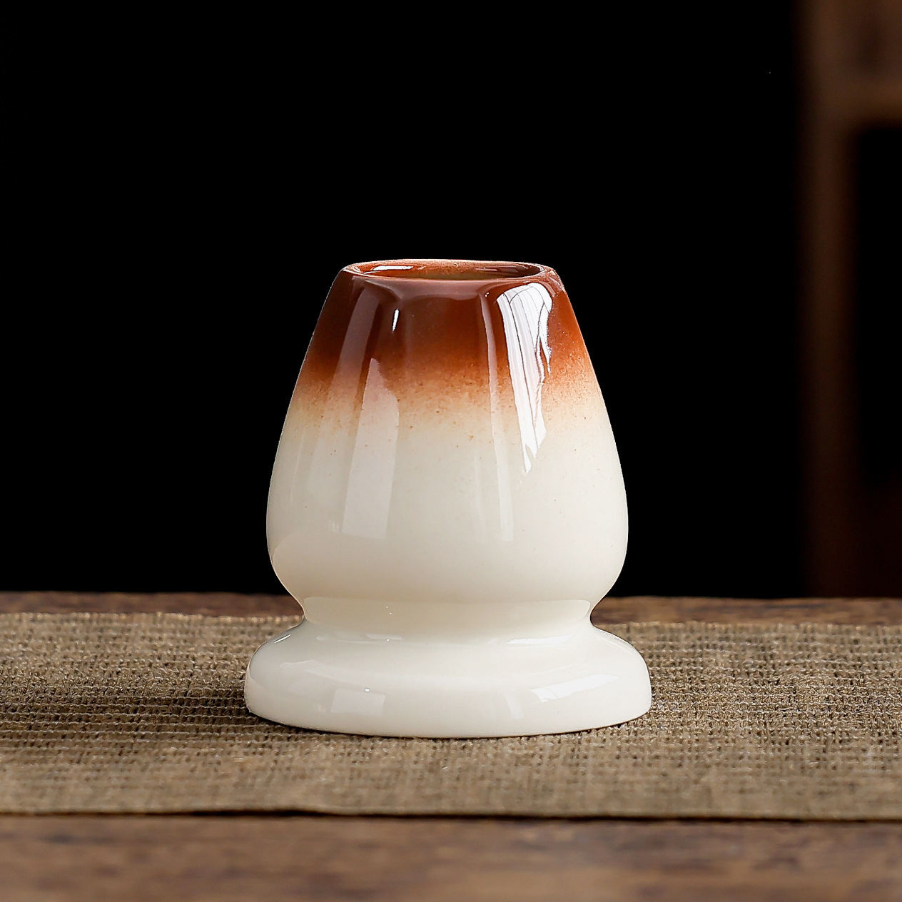 สีน้ำตาล