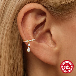 Glowluxe Manchette d'oreille réglable en forme de goutte d'eau avec zircone cubique, en argent sterling 925 plaqué or, bijoux de mode, vente en gros - Product Image 2