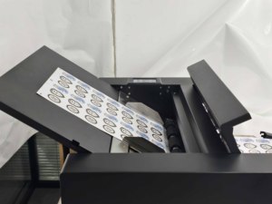เครื่องตัดสติกเกอร์แบบมีกาวในตัวเครื่องตัด A3สองหัวแรงมาก SVD370DW_RL แผ่น A4 - Product Image 6