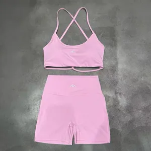 Set da Yoga per Palestra con Logo Personalizzato, Completo Sportivo Senza Cuciture da Donna in 2 Pezzi: <span class=keywords><strong>Top</strong></span> Corto e Pantaloncini a Vita Alta - Product Image 3