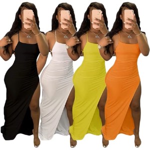 Robe de soirée longue style gothique sexy unie avec fente latérale, bretelles fines, élastique et fronces, idéale pour l'été, les loisirs et les vacances - Product Image 1
