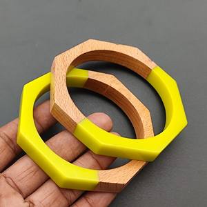 Brazaletes de Resina y Madera con Grano de Madera Natural y Detalles de Resina, Joyería Hecha a Mano para Mujer, Uso Diario - Product Image 3