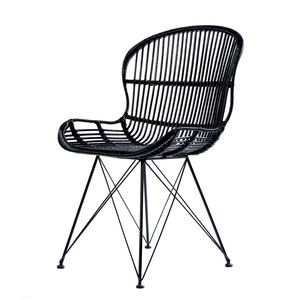 Chaise de salle à manger moderne en rotin PE noir, résistante aux intempéries, avec pieds en métal géométriques, pour terrasse extérieure et jardin - Product Image 2