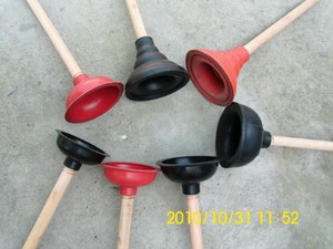 Lavandino wc in gomma stantuffo con manico in legno - Product Image 6