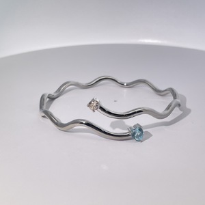 Pulsera de Cobre Chapada en Oro y Plata con Forma de Ola y Piedras de Circonio de Tianyu Gems, Accesorios Modernos para Mujer - Product Image 2