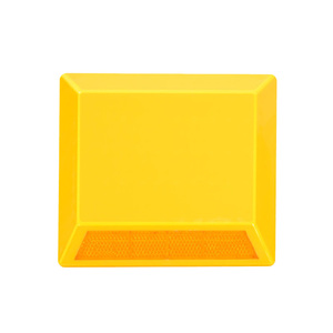 Reflector Vial Prismático de Alta Intensidad, Doble Color Amarillo, de Plástico, con Montaje en Suelo para Carreteras Urbanas, Estacionamientos y Autopistas - Product Image 1