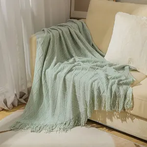 Coperta morbida in lana per pisolino con motivo a diamante coperta per biancheria da letto tessuta coperta in maglia con nappe 51 "x 83"