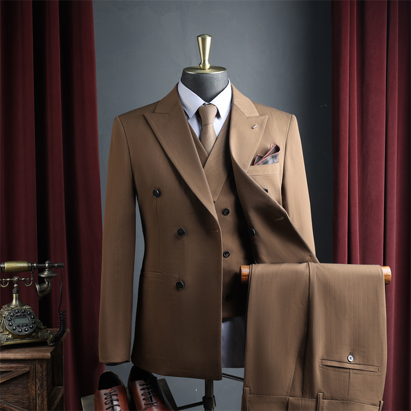 Colore del caffè (abito + gilet + pantaloni)