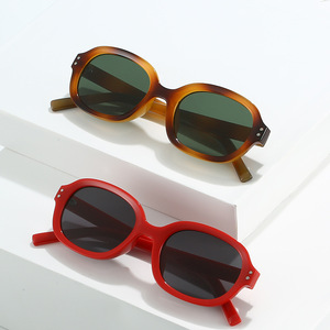 แว่นกันแดดทรงเหลี่ยมเล็ก ลดราคาสุดฮอต สไตล์เรโทร ประดับหมุด สำหรับผู้หญิง แบรนด์ดัง รับสั่งทำ - Product Image 2