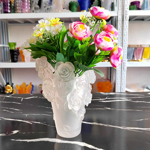 <span class=keywords><strong>Vaso</strong></span> da Tavolo in Cristallo <span class=keywords><strong>con</strong></span> Design a Rilievo di <span class=keywords><strong>Rose</strong></span> in Stile Art Déco, Vendita all'Ingrosso, Design Unico per Matrimoni e Decorazioni per la Casa - Product Image 2