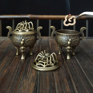 Brûleur d'encens en forme d'araignée personnalisé, porte-encens à design gratuit, artisanat en métal et cadeaux, accessoires d'aromathérapie pour la salle de yoga/thé/méditation - Product Image 1