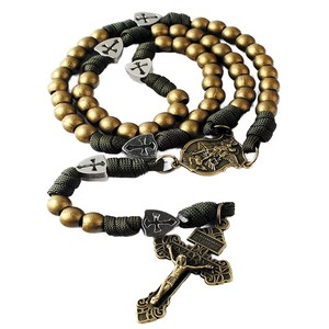 Rosario de cuentas de madera envuelto en paracord hecho a mano con crucifijo, cuentas de oración católicas, collar religioso para hombre, regalo personalizado - Product Image 4