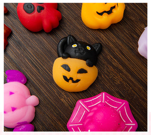Jouets Mochi Squishy CHENXI Thème Halloween Mignons Kawaii Mini Doux Anti-stress à Presser Fantôme Chauve-souris Unisexe 6-9g Jouet de Décompression - Product Image 6