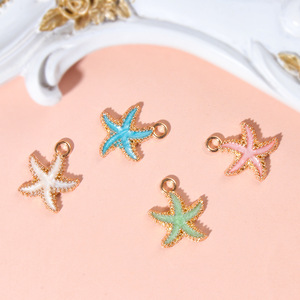 Colgantes Clásicos de Aleación con Forma de Estrella y Circonitas Bañados en Oro para Niños, Ideales para Accesorios de Joyería DIY - Eventos de Boda y Fiesta - Product Image 4