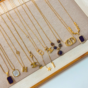 Collier chaîne de clavicule en acier inoxydable plaqué or véritable, tendance et polyvalent, vente chaude 2025 - Product Image 1