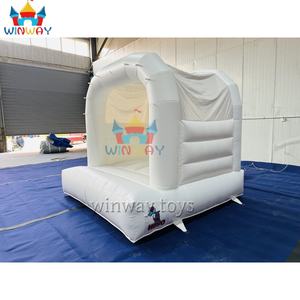 Structure gonflable commerciale Winway de 2,4 m en PVC blanc, zone de jeu souple, installation facile, capacité de 500 kg pour 5 à 8 enfants, utilisation extérieure - Product Image 4